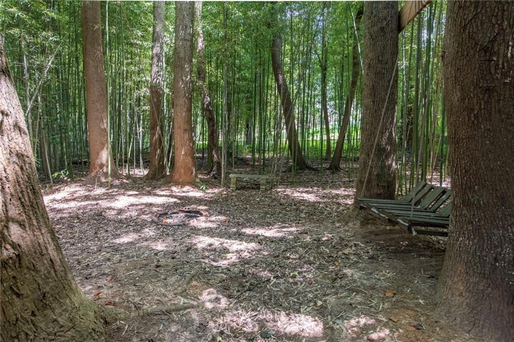 Barrett Ct, Powder Springs, GA 30127
