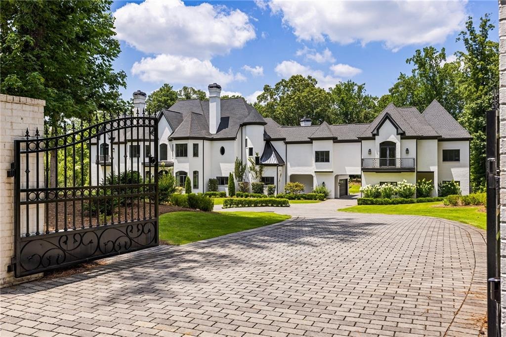 Riverview Rd, Sandy Springs, GA 30327