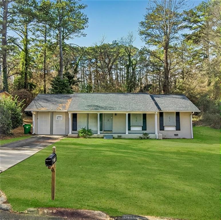 Pine Glen Cir, Decatur, GA 30035