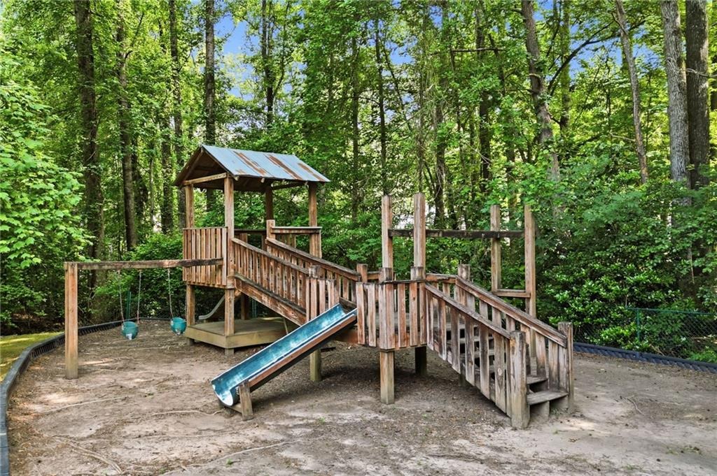 Ivy Mill Ct, Roswell, GA 30076
