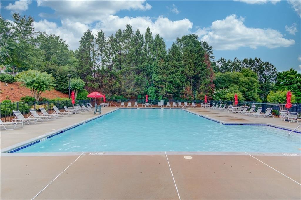 Hillcrest View Dr, Suwanee, GA 30024