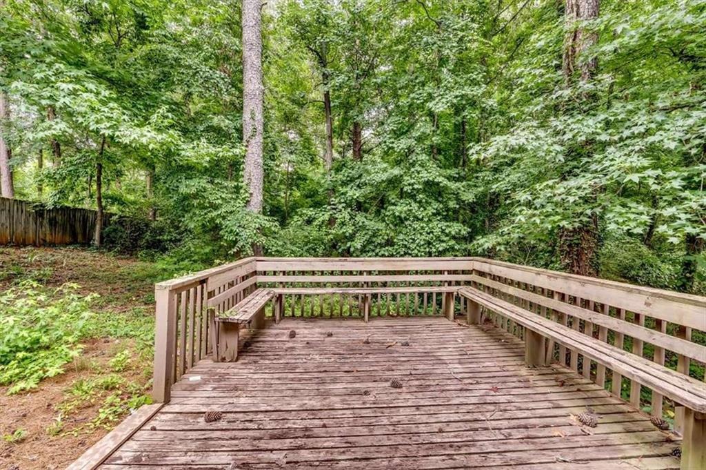 Greenhedge Dr, Stone Mountain, GA 30088