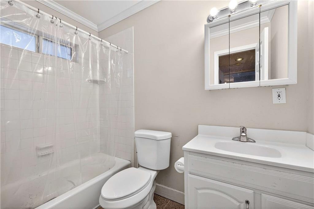 Wellbourne Dr, Atlanta, GA 30324