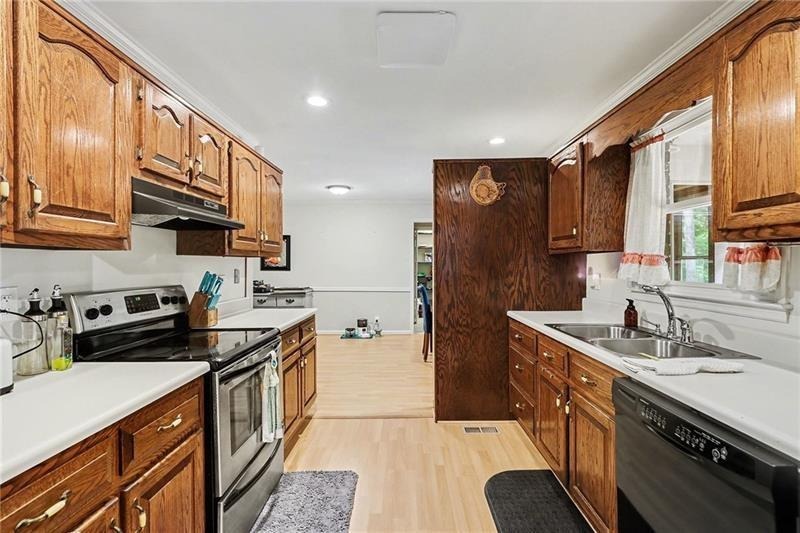 Ridge Dr, Douglasville, GA 30135