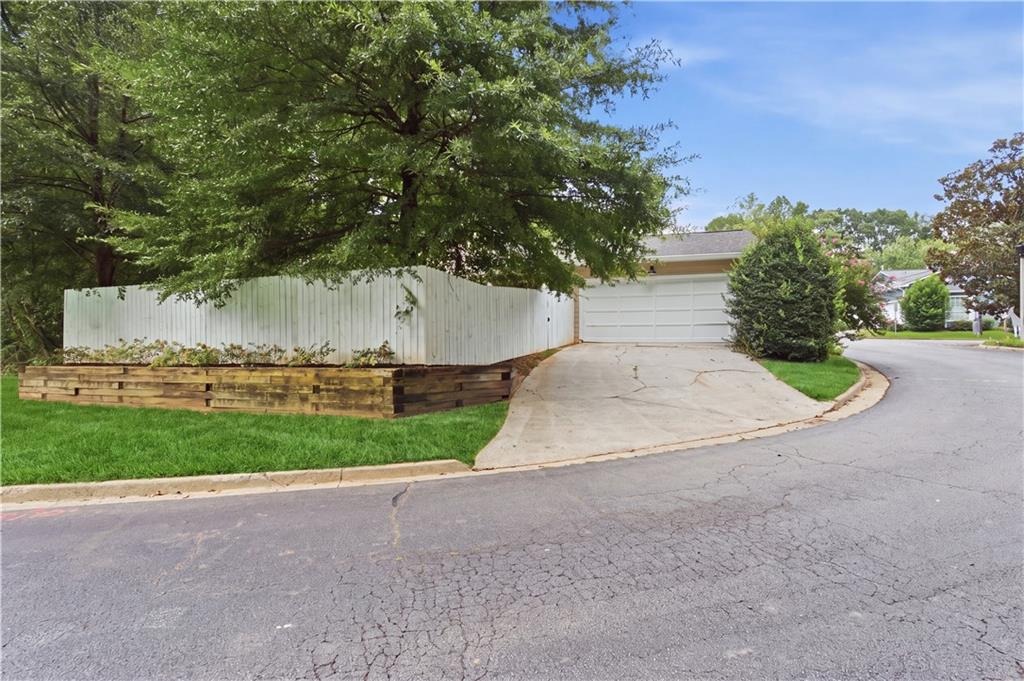 Crosswycke Forest Dr, Brookhaven, GA 30319 #1