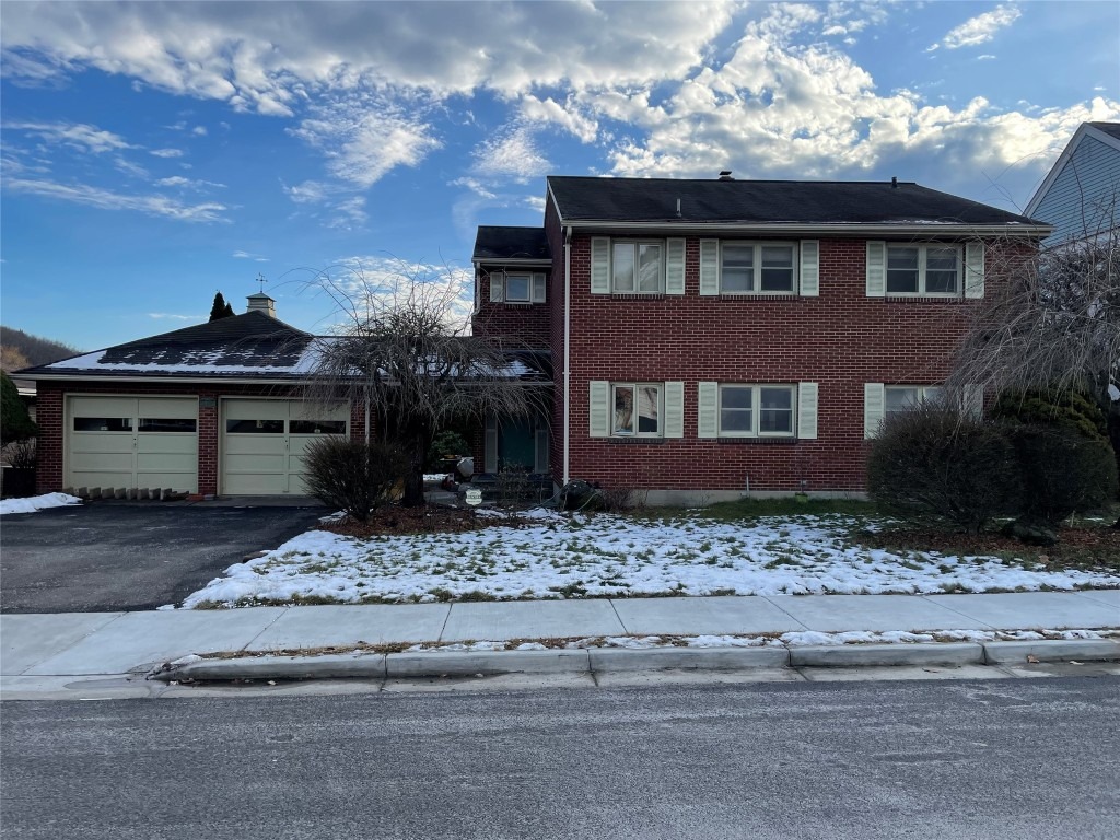 Miriam St, Johnson City, NY 13790