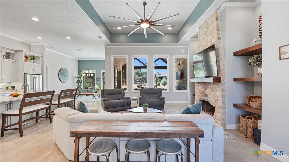Bussola , New Braunfels, TX 78132