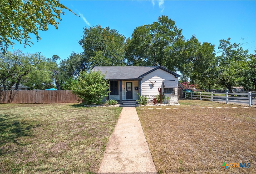 13th Ave, Belton, TX 76513 #1
