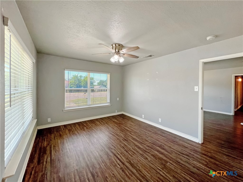 Main St, Gatesville, TX 76528