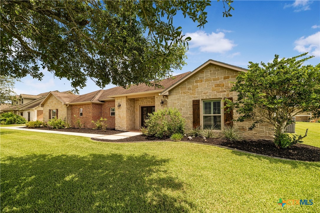 Wellspring Blvd, Victoria, TX 77904
