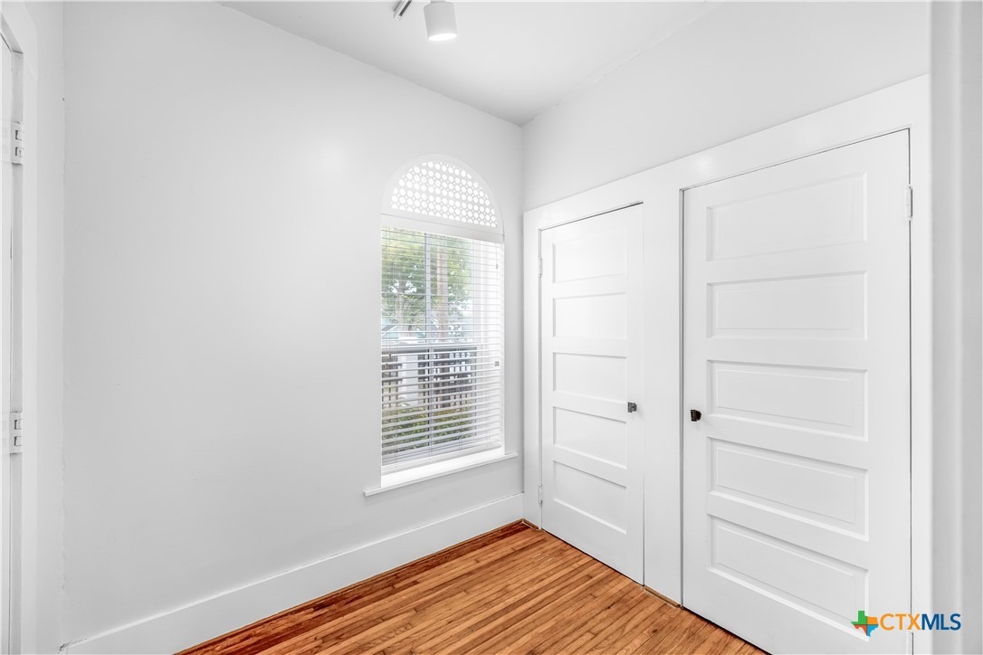 Commercial St, Victoria, TX 77901