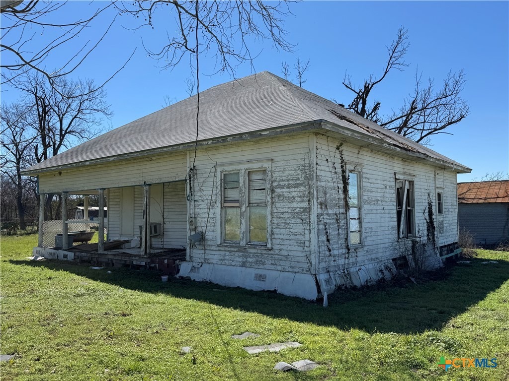 5th St, Lott, TX 76656 #1