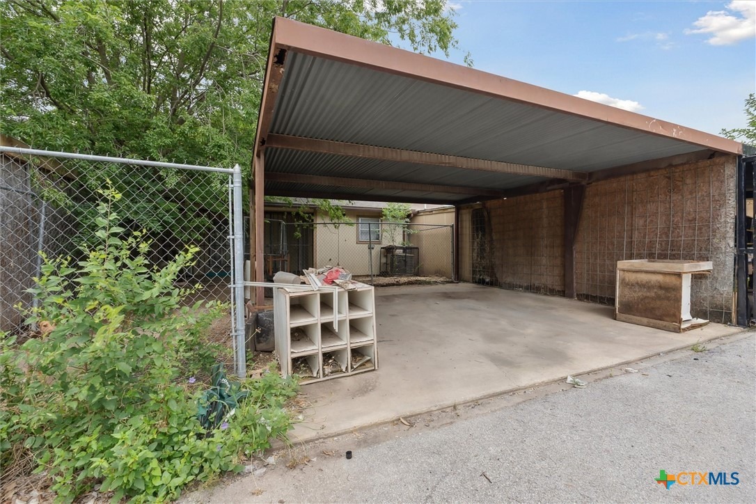 Neston Dr, San Antonio, TX 78239