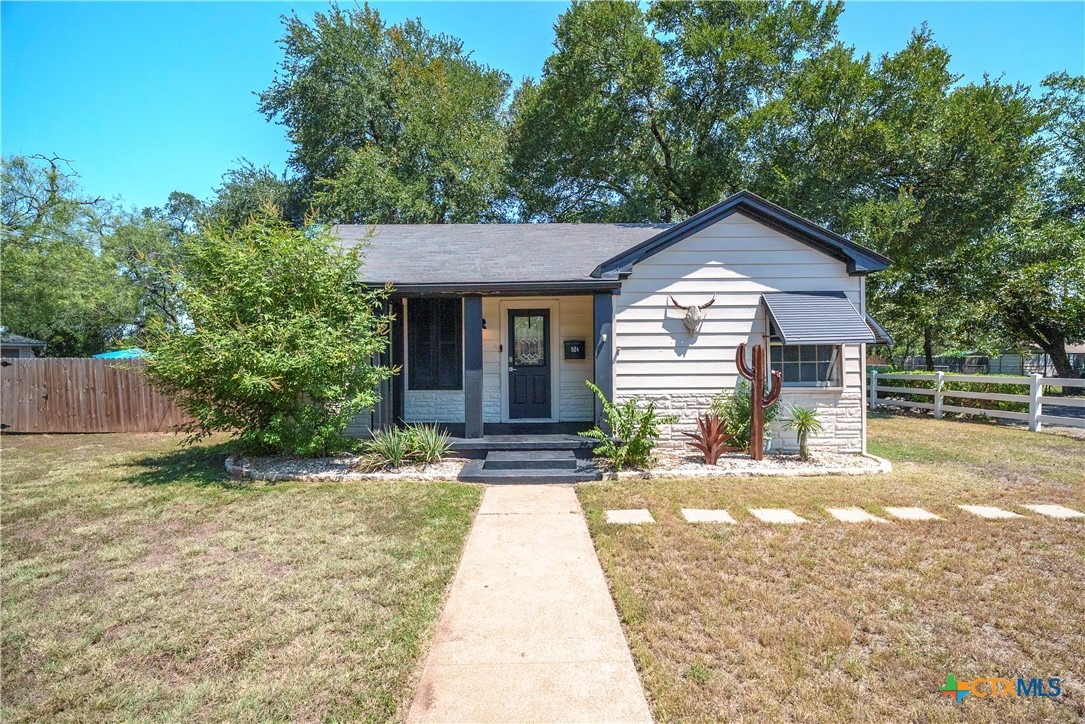 13th Ave, Belton, TX 76513