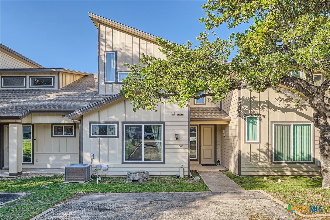 Venture Blvd, Lago Vista, TX 78645