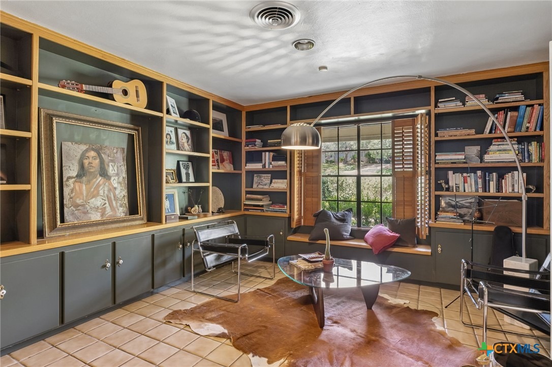 Mimosa Cir, San Marcos, TX 78666