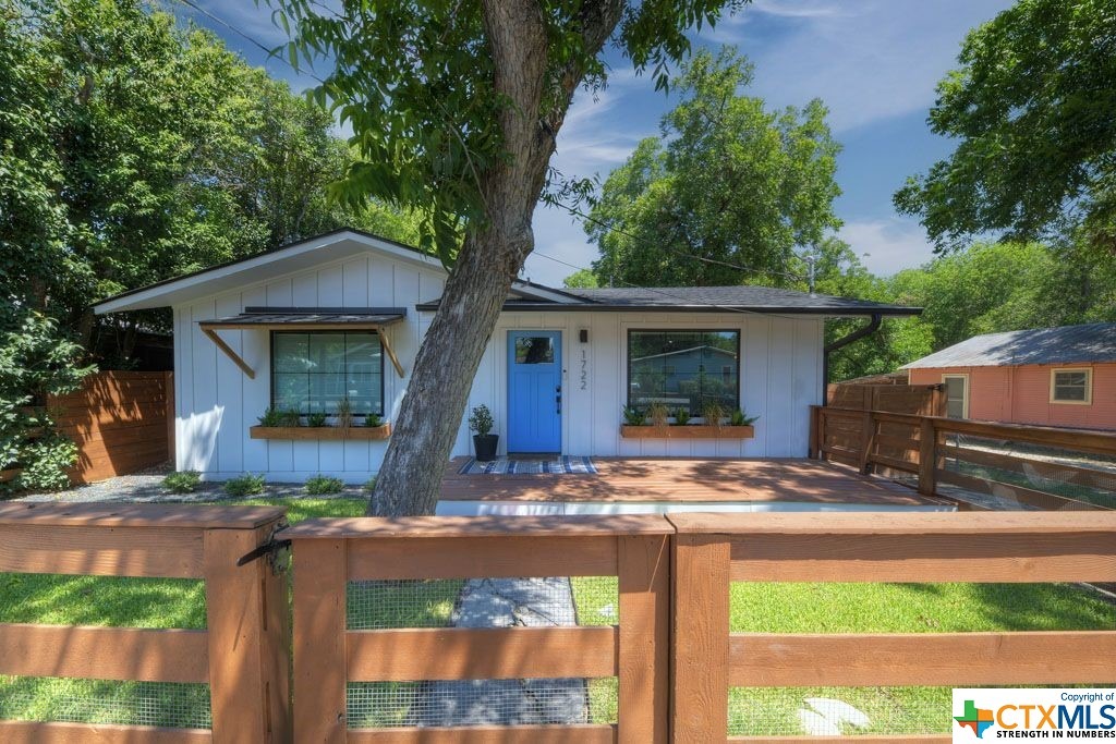 Lee St, New Braunfels, TX 78130