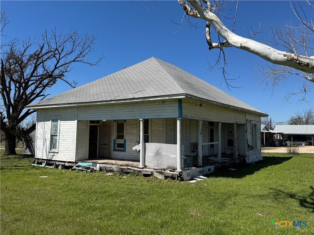5th St, Lott, TX 76656
