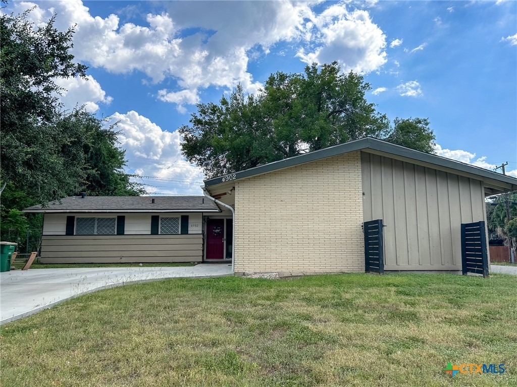 Dahlia Ln, Victoria, TX 77904