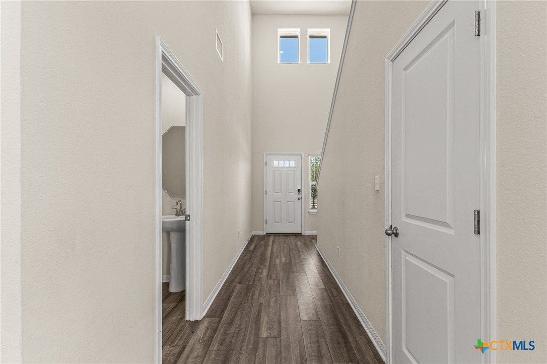 Longmount Cv, Liberty Hill, TX 78642