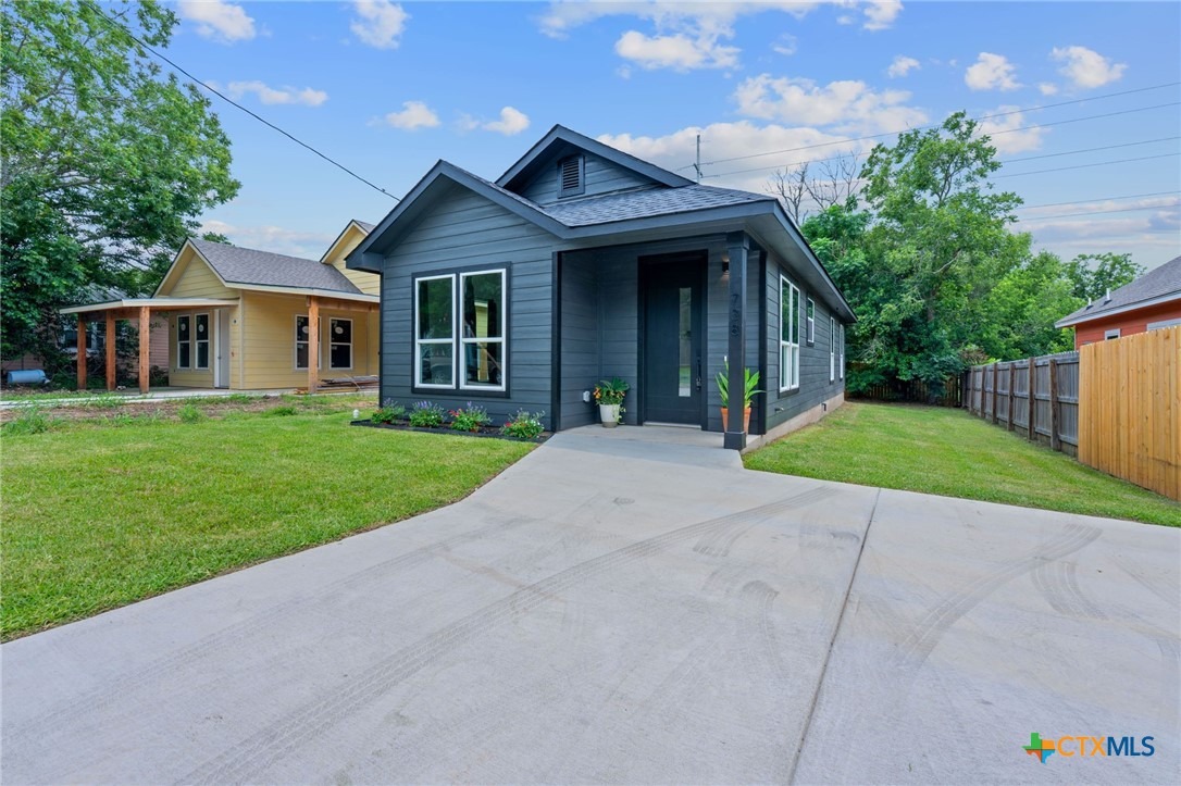 Chihuahua St, Lockhart, TX 78644