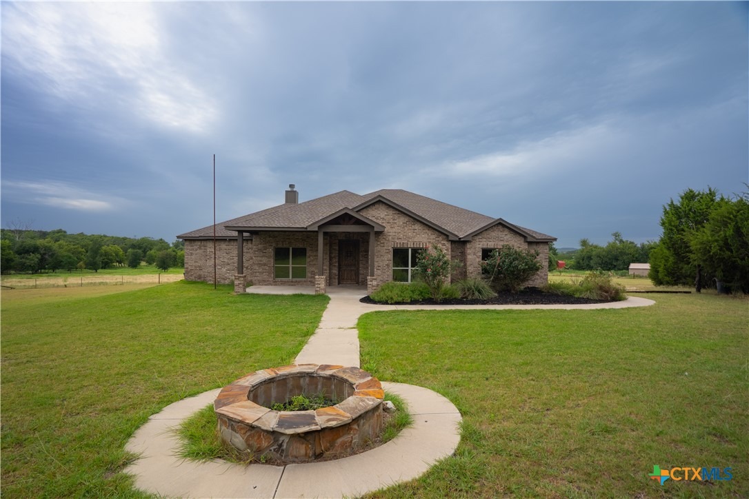 Hard Bargain Dr, Gatesville, TX 76528