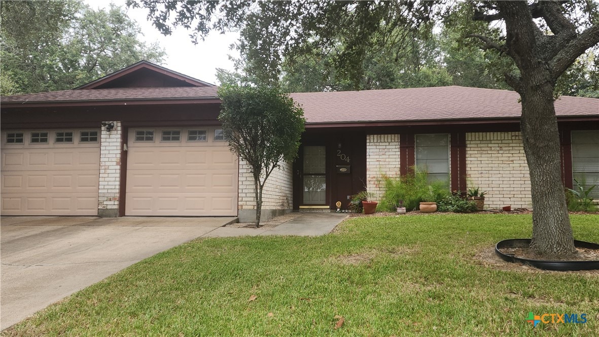 Cherokee Ln, Victoria, TX 77901