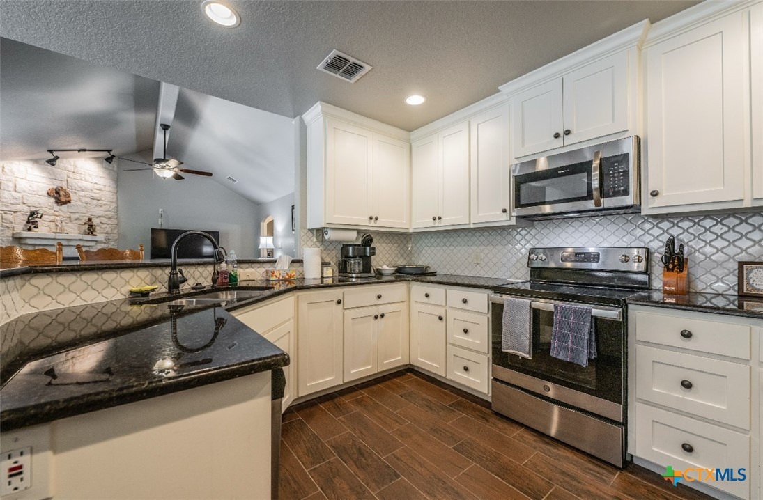 Cottonwood Rd, Fischer, TX 78623 #1