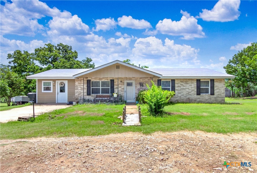 Shortys Ln, Fredericksburg, TX 78624