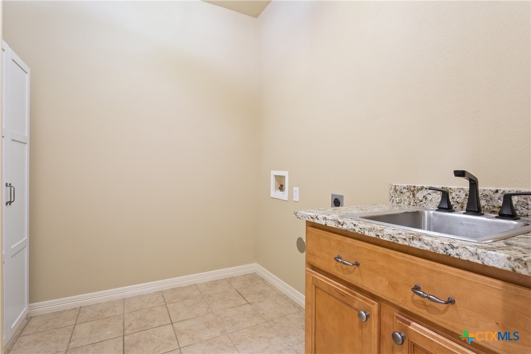 Loving Cv, Belton, TX 76513