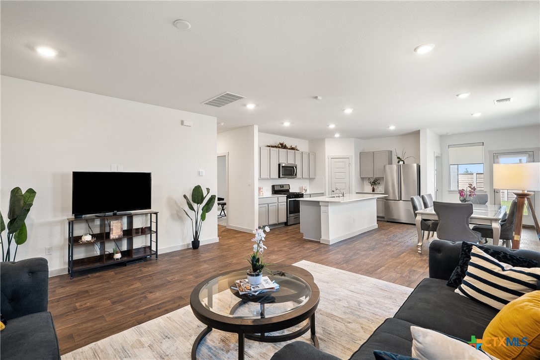Barton Creek Ln, Hutto, TX 78634 #1