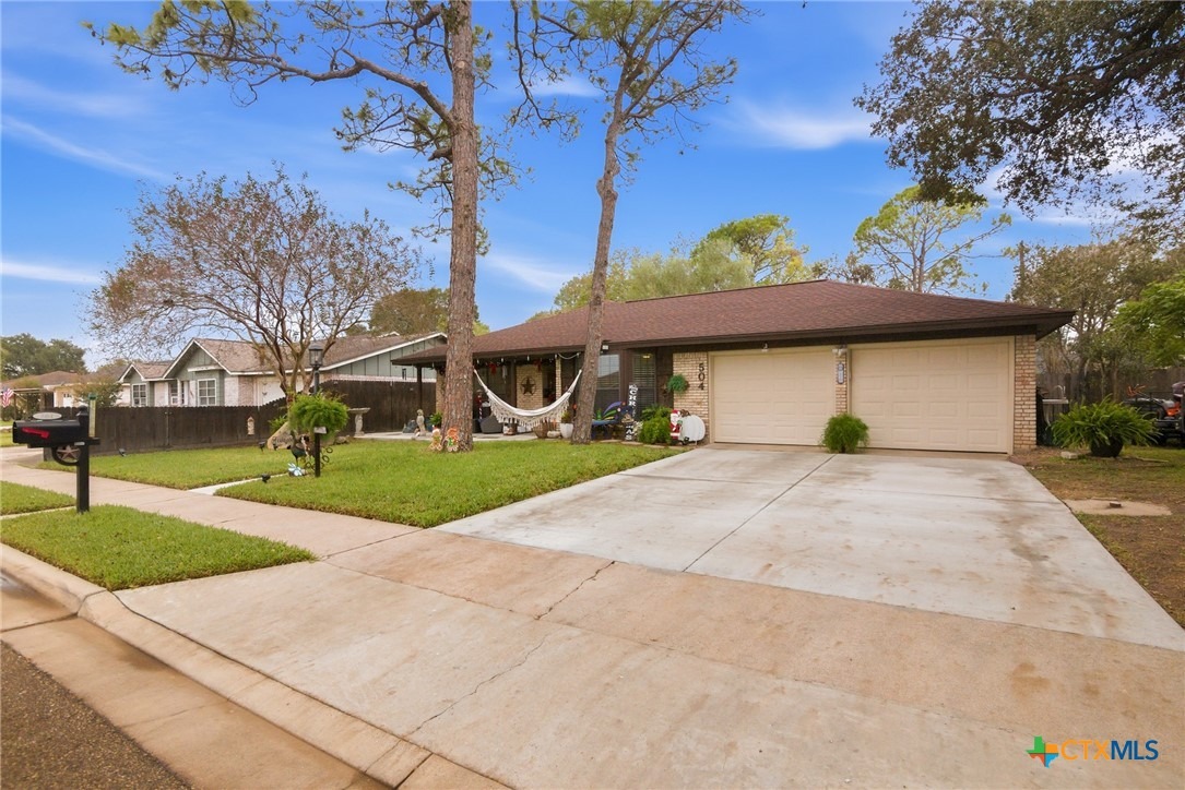 Yorkshire Ln, Victoria, TX 77904