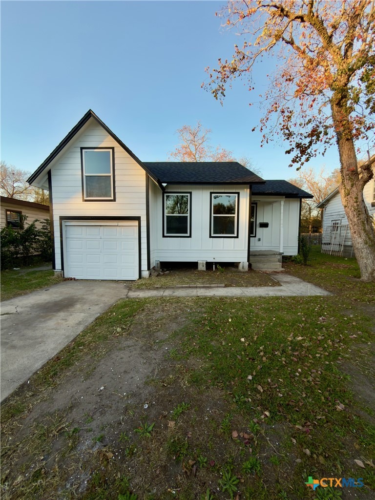 Anaqua Ave, Victoria, TX 77901
