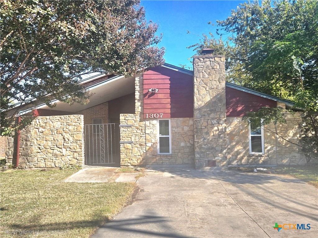 Bluffdale St, Copperas Cove, TX 76522
