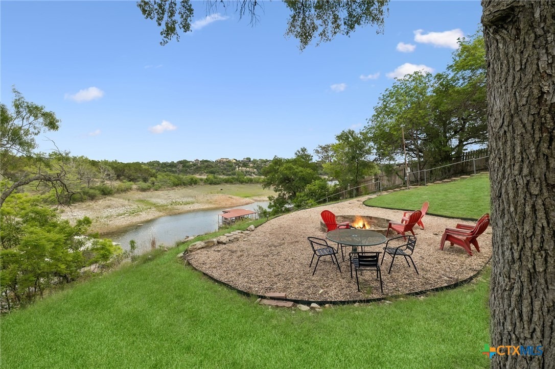 Cove Dr, Spicewood, TX 78669