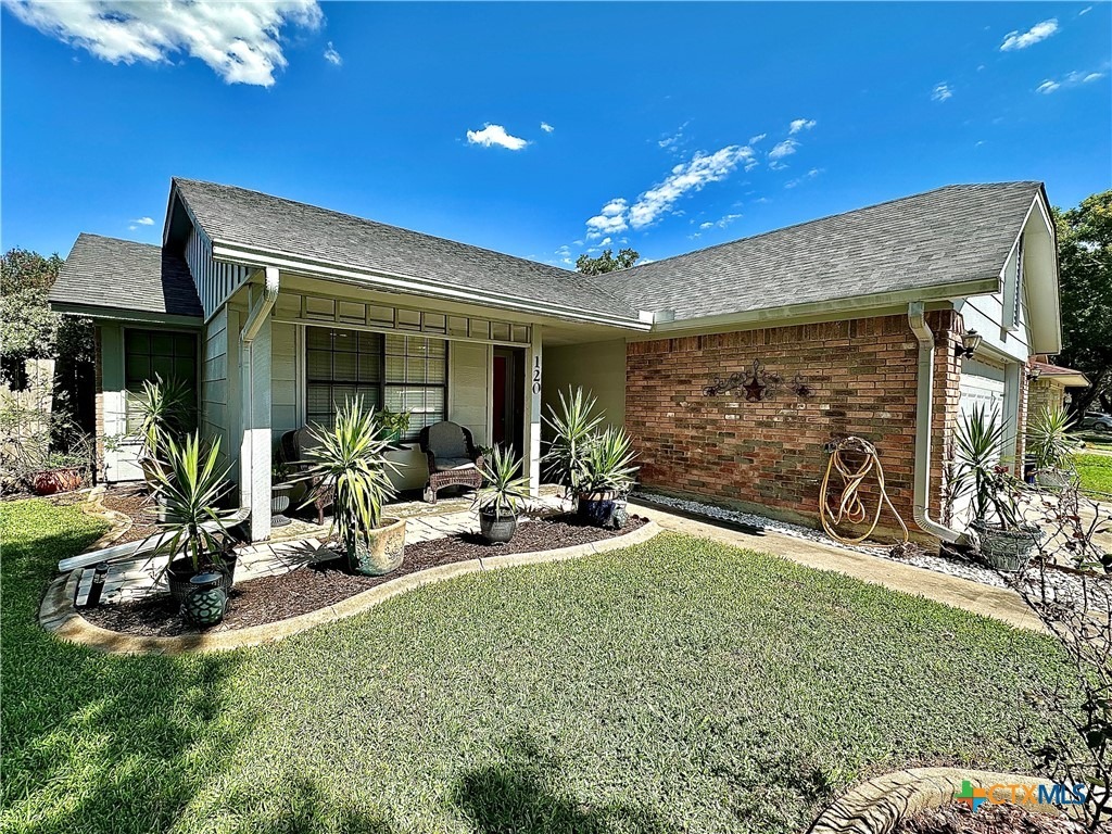 Andover St, Victoria, TX 77904