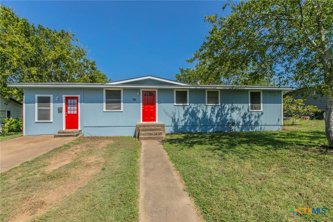 Avenue U , Clifton, TX 76634