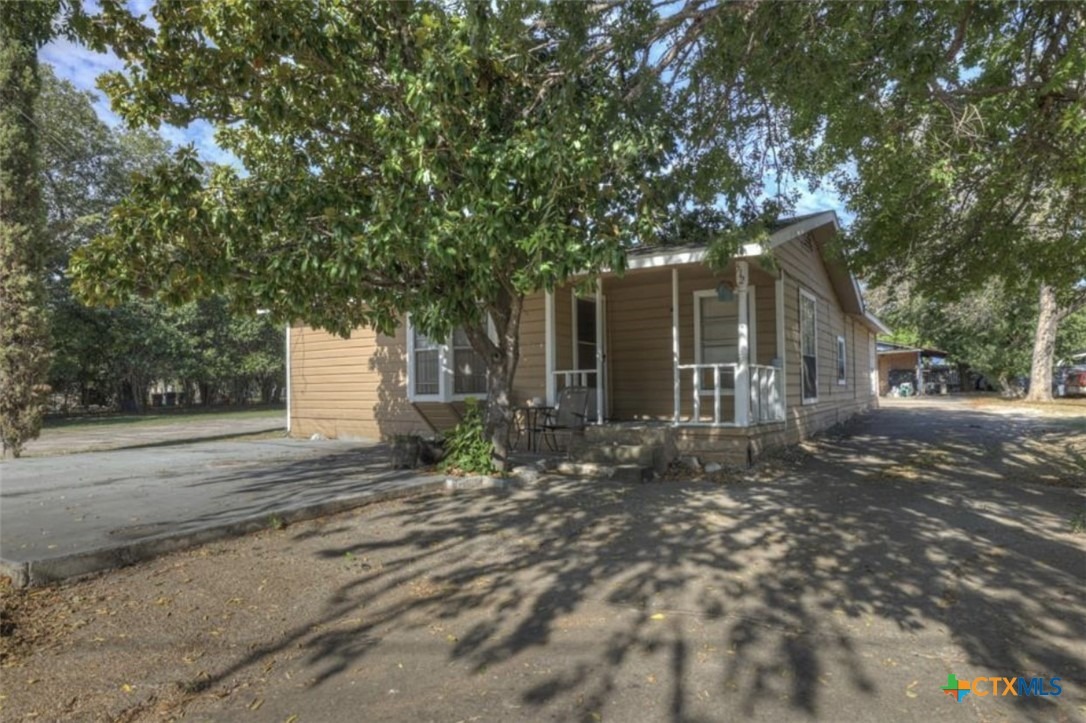 Valley St, San Marcos, TX 78666