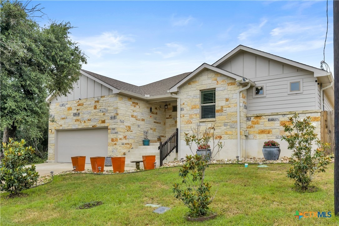 Taylor Dr, Horseshoe Bay, TX 78657