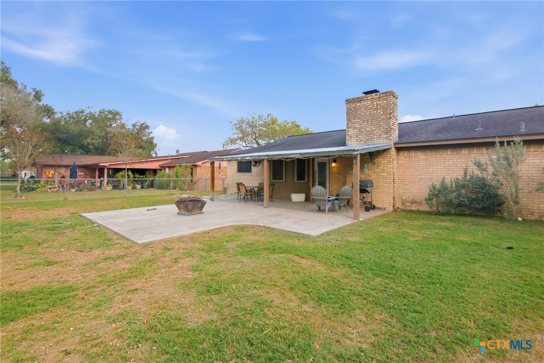 Dove , Victoria, TX 77905
