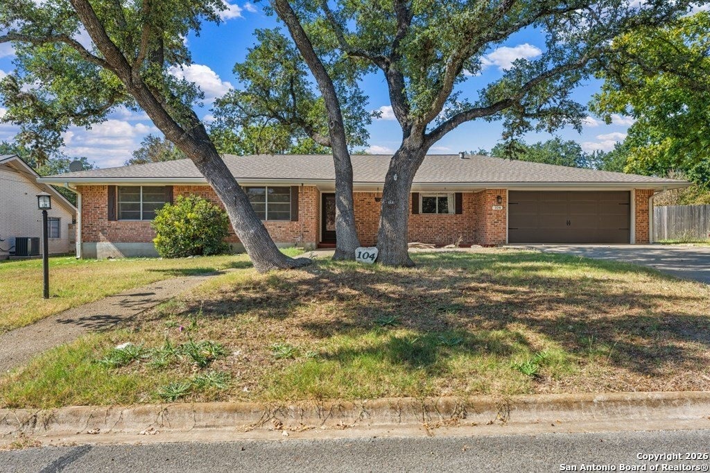 Westwood Ln, Kerrville, TX 78028