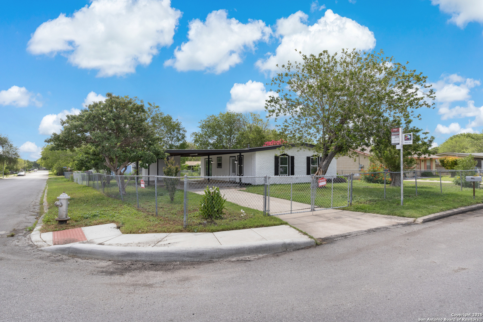 Alpine Valley Dr, San Antonio, TX 78242