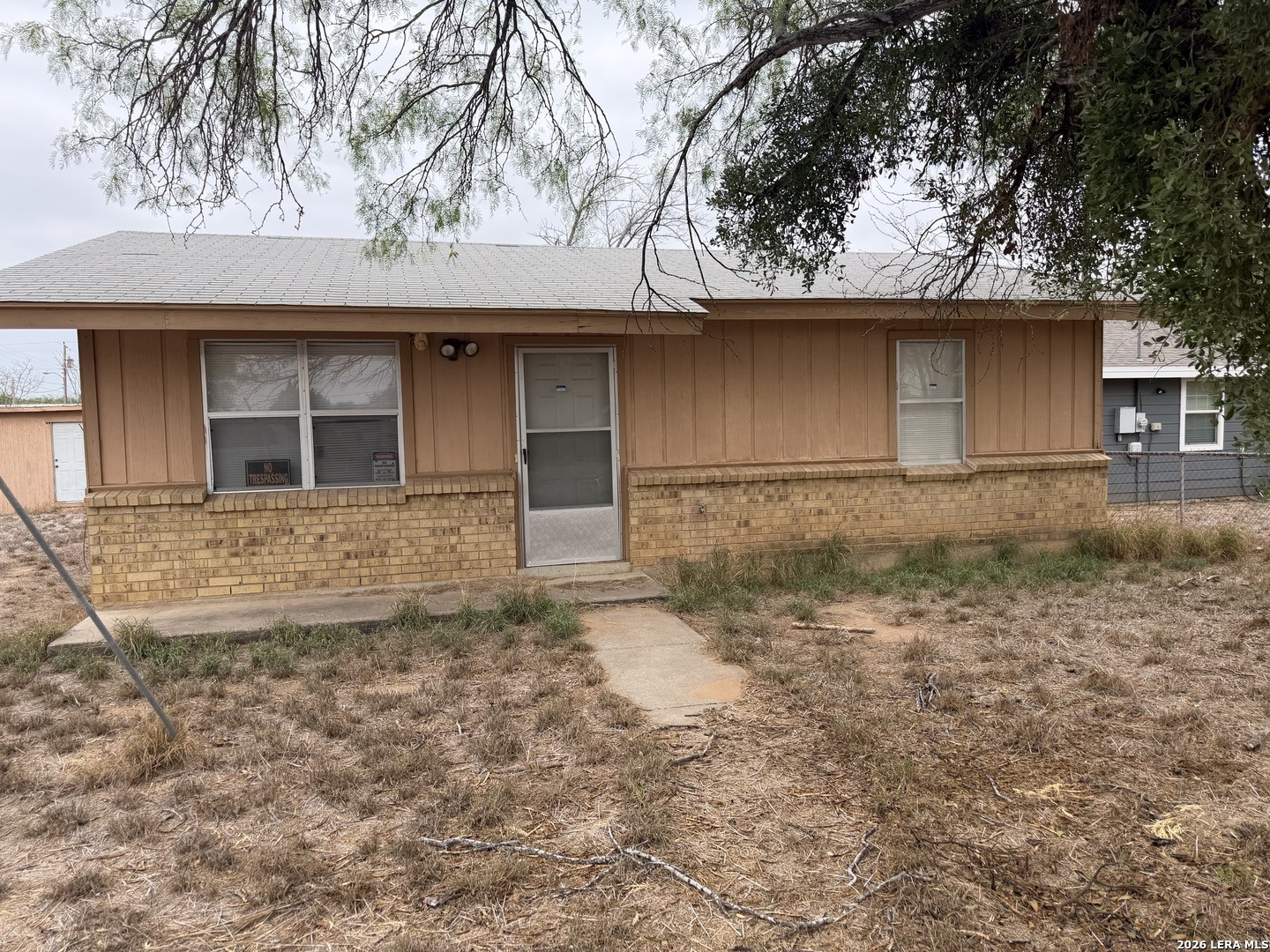 14th St, Carrizo Springs, TX 78834