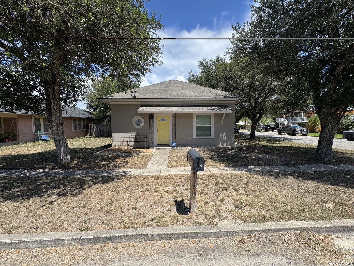 6th St, Kenedy, TX 78119