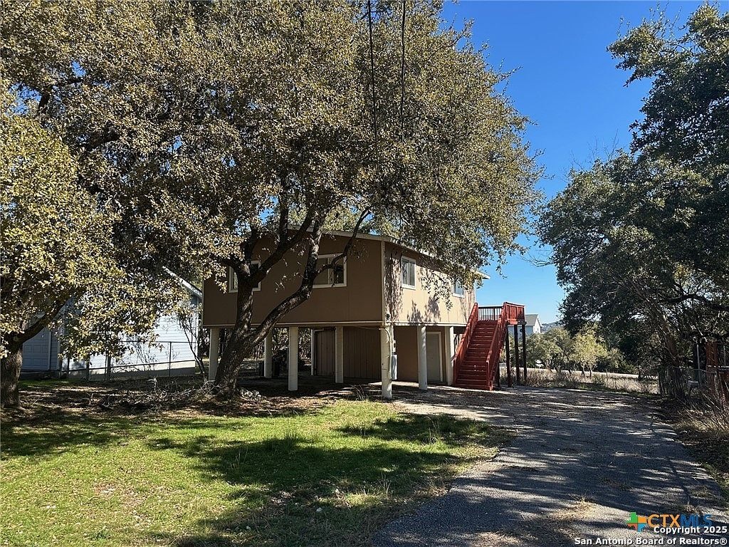 Skyline Hls, Canyon Lake, TX 78133