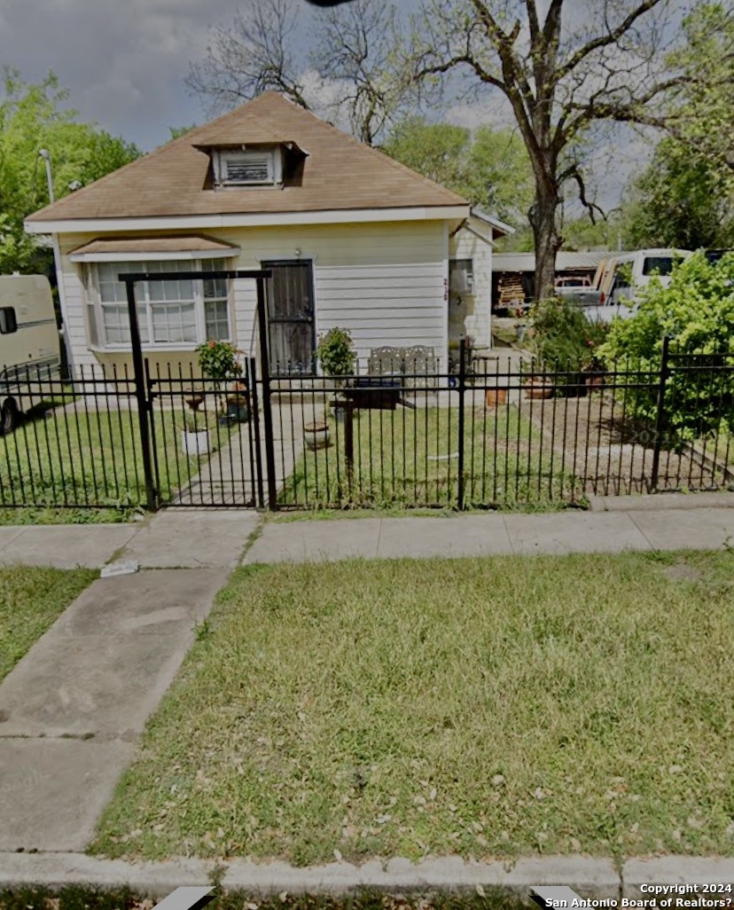 Vine St, San Antonio, TX 78210