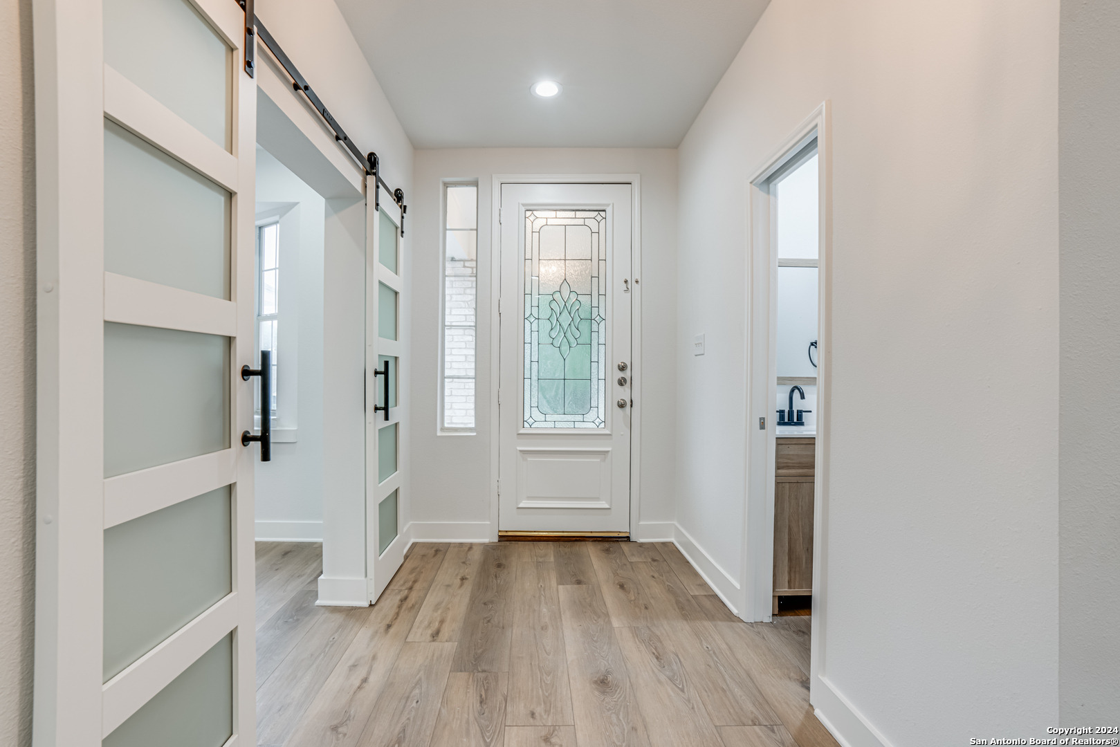 Castle Hl, New Braunfels, TX 78130