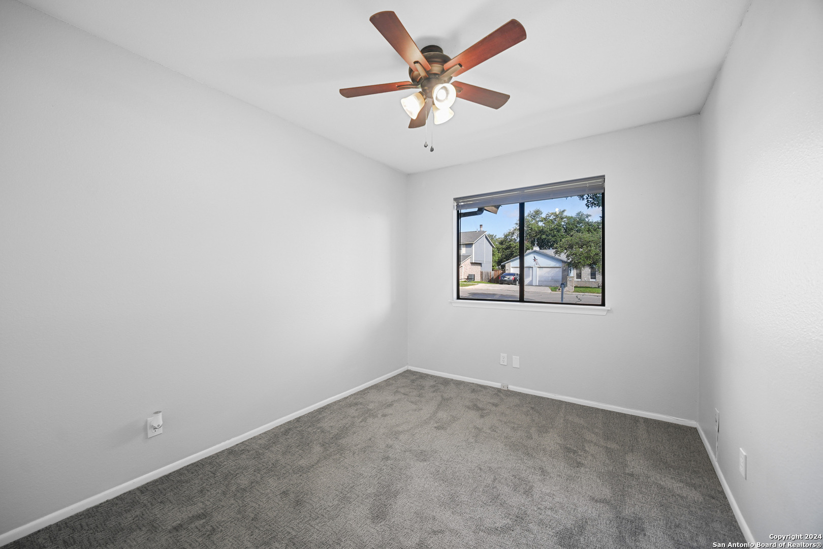 Hill Ave, Blackwell, OK 74631