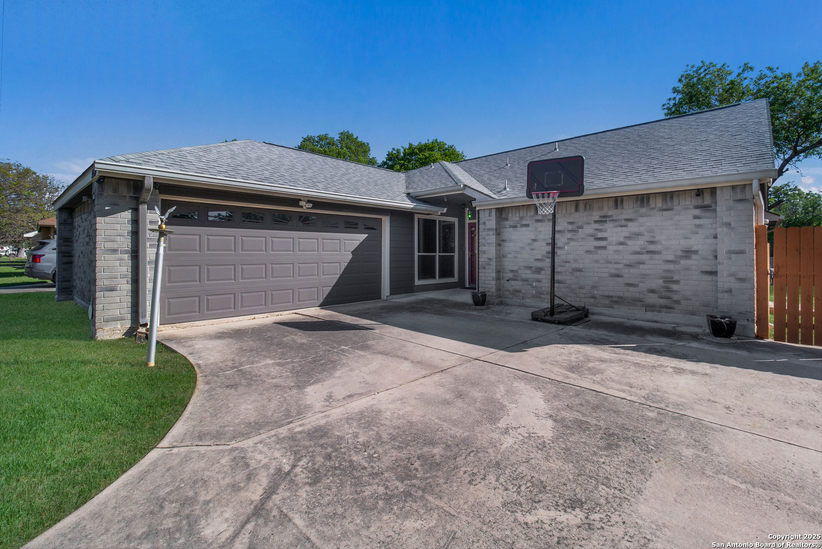 Woodland Hls, San Antonio, TX 78250 #1