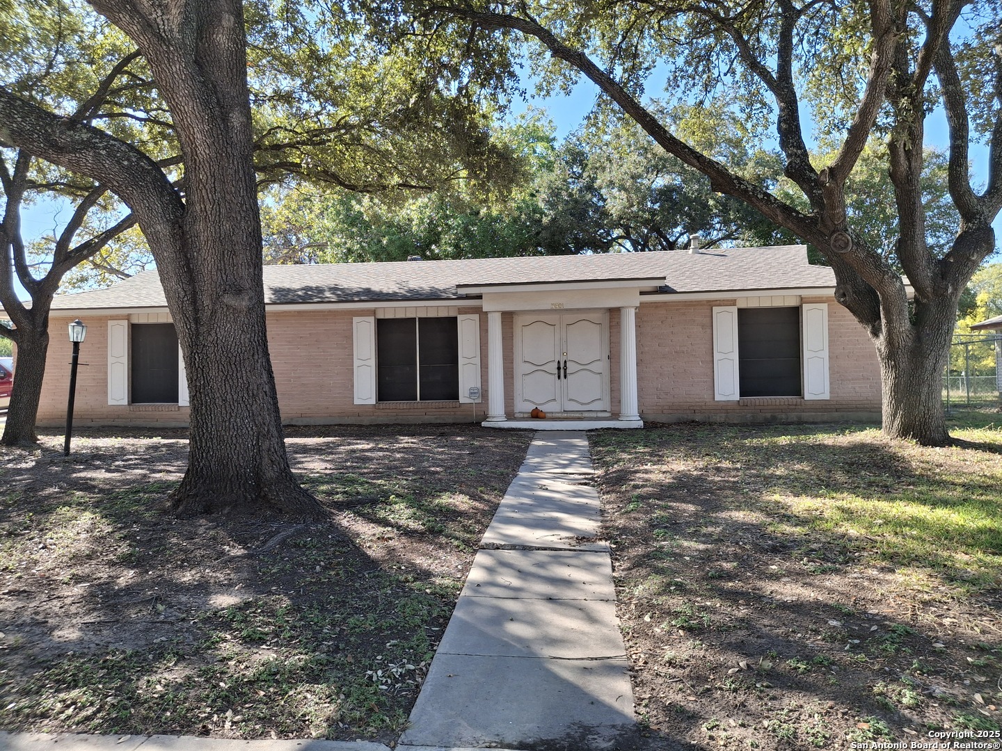 Vinecrest Dr, San Antonio, TX 78219